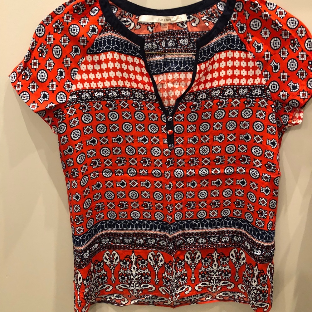 Bold print top